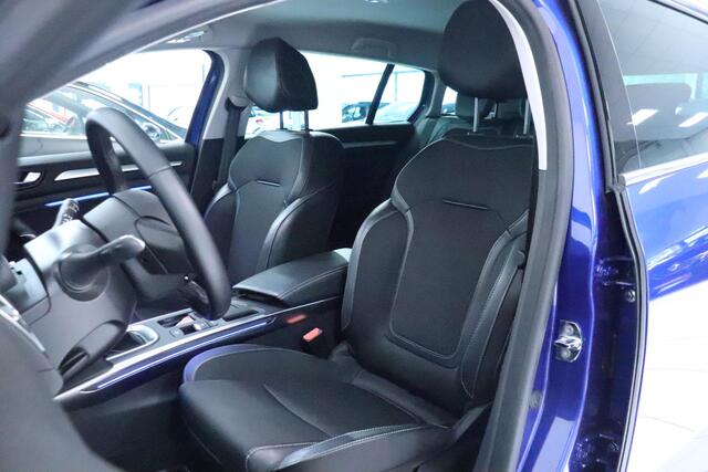 Renault MEGANE Estate 1.3 TCe 140 Techno | Climate control | Camera | Trekhaak | All Season banden | AppleCarplay AndroidAuto | LED koplampen | Navigatie |