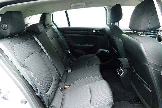 Renault MEGANE Estate 1.3 140pk TCe Limited. Navi, Clima, Cruise, Carplay/Android, Haak 1700kg