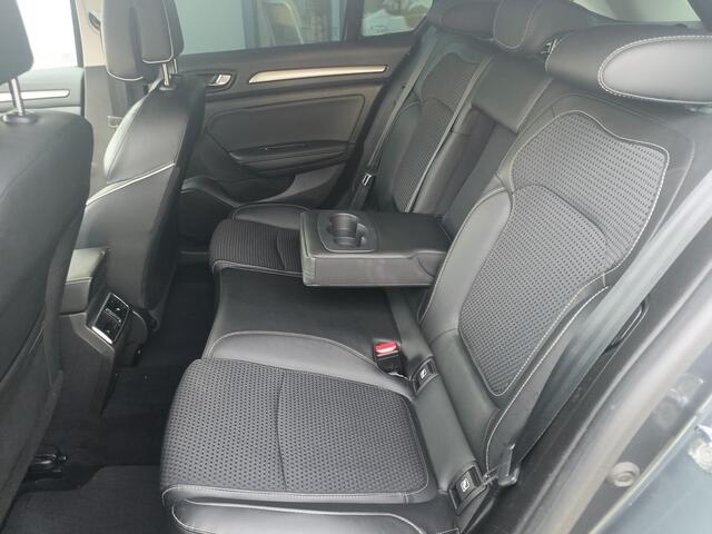 Renault MEGANE Estate 1.3 TCe Bose | Trekhaak | Airco | Automaat | Camera |