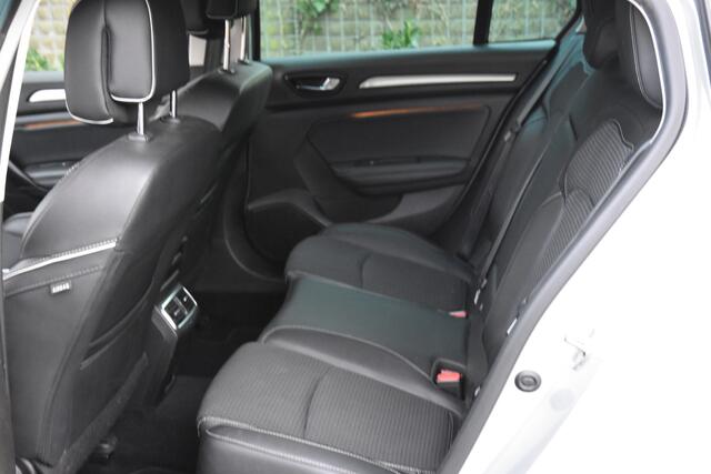 Renault MEGANE Estate 1.3 TCe Bose | AUTOMAAT | TREKHAAK | CAMERA