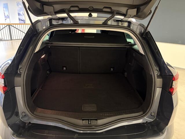 Renault MEGANE Estate 1.2 TCe Limited PACK CITY / NAVIGATIE / CLIMATE CONTROLE / PARKEERSENSOREN / CRUISE CONTROLE.