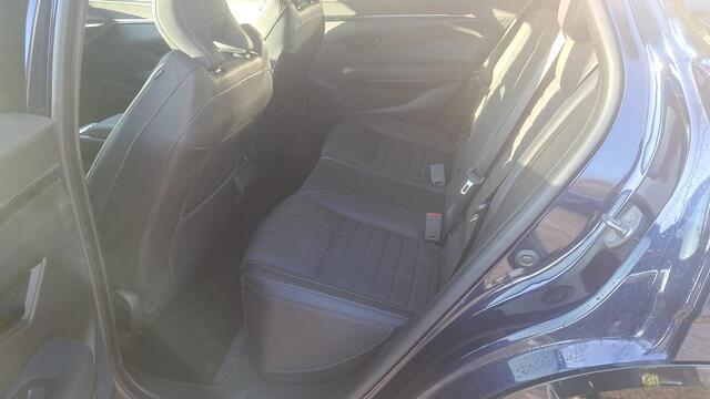 Renault MEGANE E-Tech comfort range iconic 60 kWh / Pack Advanced Driving Assist / All Season Banden / Betreft Demo vraag naar beschikbaarheid