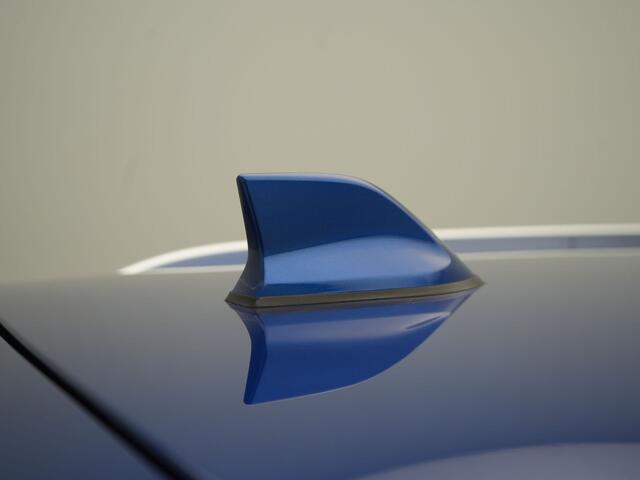 Renault MEGANE Estate TCe 140 Intens - RIJKLAARPRIJS - All Seasonbanden - Achteruitrijcamera - Cruise Control - Head-Up Display - Trekhaak - Dealeronderhouden