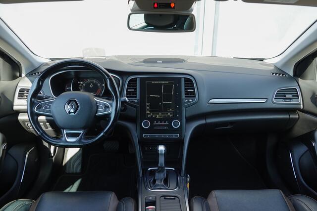 Renault MEGANE Estate 1.2TCe 132Pk Aut. | Signature Exclusiv | Leder | Head-Up display | Achteruitrijcamera | Bose-Soundsyteem | 17''