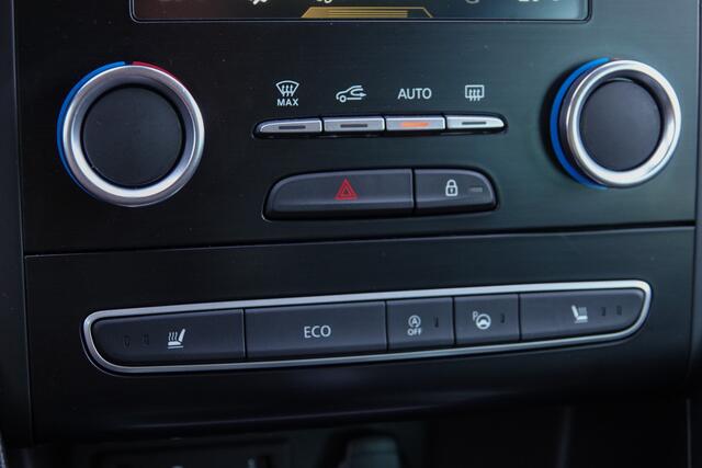 Renault MEGANE Estate 1.2TCe 132Pk Aut. | Signature Exclusiv | Leder | Head-Up display | Achteruitrijcamera | Bose-Soundsyteem | 17''