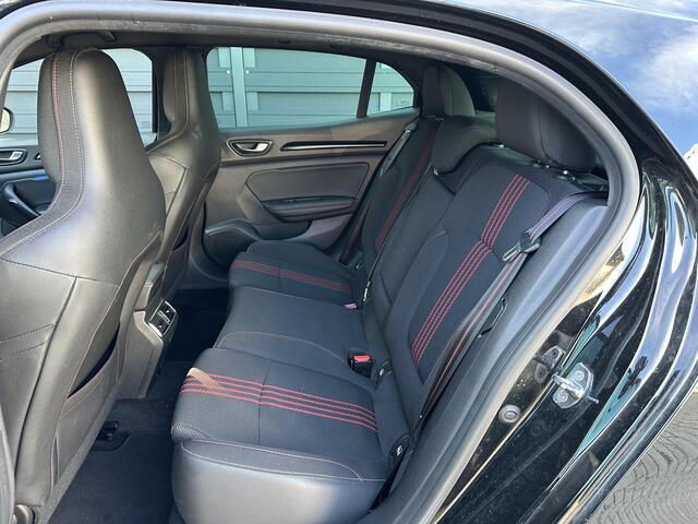 Renault MEGANE 140PK RS Line | BOSE Audio | Afn. Trekhaak | Keyless | Dodehoek detectie | Sportstoelen | Ambiant light | Park assist | AR Camera | Head up display