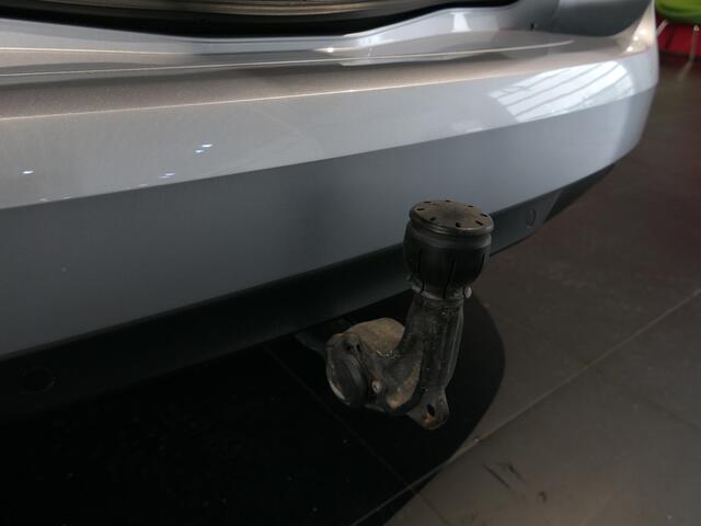 Renault MEGANE Estate 1.3 TCe Business Zen - Allseasons - Wegklapbare trekhaak - Keyless Entry & Start - Camera