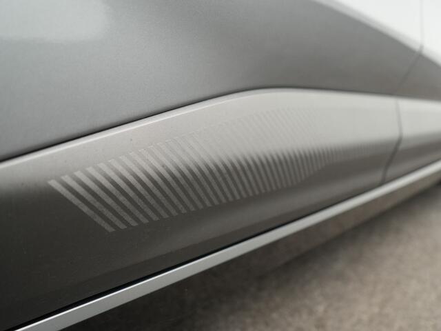 Renault MEGANE E-Tech EV60 Optimum Charge Iconic - RIJKLAARPRIJS - All Seasonbanden - Achteruitrijcamera - Adaptive Cruise Control - Dealeronderhouden