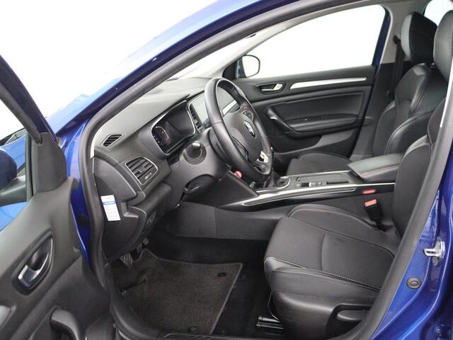 Renault MEGANE 1.3 TCe Intens | Trekhaak | Carplay | Keyless | Full LED | Navigatie | Parkeerhulp | Cruise control | Bluetooth | Climate control