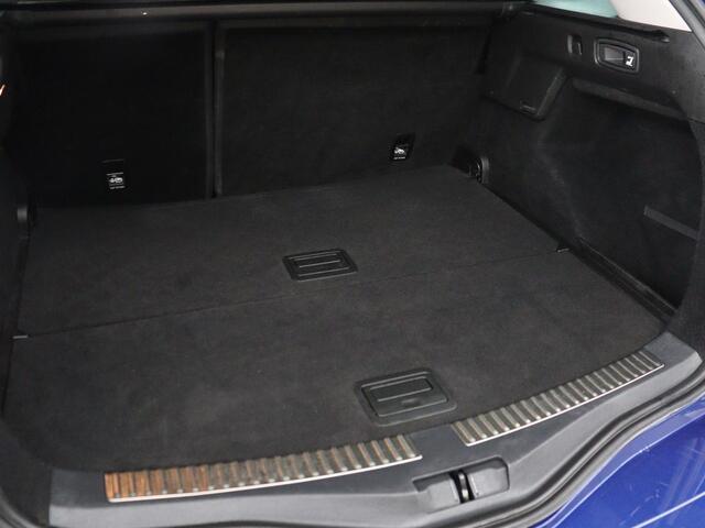 Renault MEGANE 1.3 TCe Intens | Trekhaak | Carplay | Keyless | Full LED | Navigatie | Parkeerhulp | Cruise control | Bluetooth | Climate control