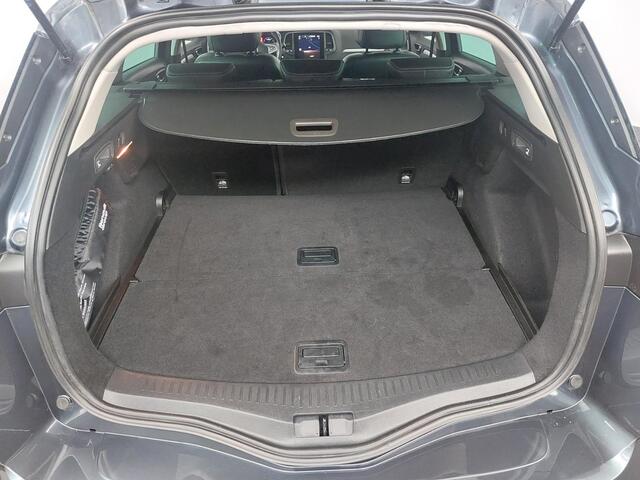 Renault MEGANE Estate 1.3 TCe 140 Techno | Climate control | Camera | Trekhaak | AppleCarplay AndroidAuto | LED koplampen | All season banden | Navigatie |