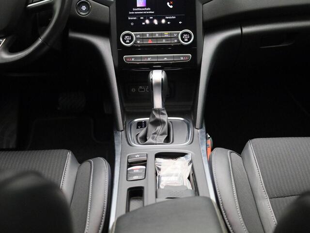 Renault MEGANE Estate TCe 140 EDC Automaat Techno | Climate Control | Apple Carplay & Android Auto | Navigatie | 17' Inch Lichtmetalen Velgen | Parkersensoren + Achteruitrijcamera |