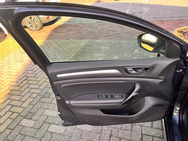 Renault MEGANE Estate 1.3 TCe Intens