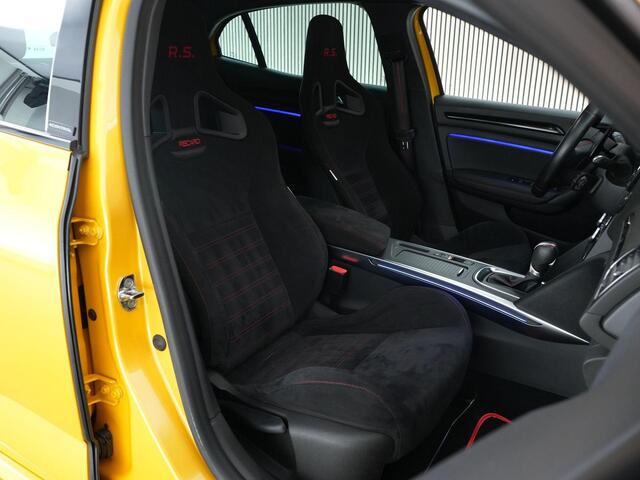Renault MEGANE RS Trophy 1.8 300pk TCe |carbon spoiler|Recaro kuipstoelen|Bose|HUD|Apple carplay|parkeercamera|cruise control|Brock 19"|