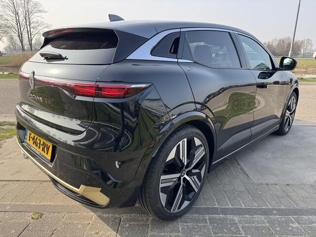 Renault MEGANE E-Tech EV60 220 Optimum Charge Iconic