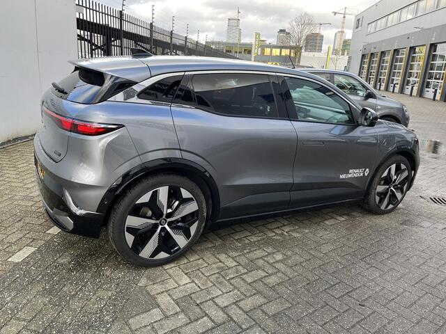 Renault MEGANE E-Tech comfort range techno 60 kWh / Pack Winter / Pack Advanced drive assist & augmented vision / Harman Kardon Audio / Extra garantie