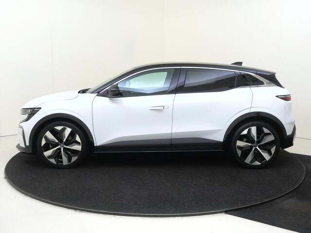 Renault MEGANE E-Tech EV40 Boost Charge Techno | Apple Carplay/Android | cruise control adaptief | electronic climate control | full-LED koplampen | lederen/stof bekleding | navigatiesysteem | rijstrooksensor met correctie | two-tone |