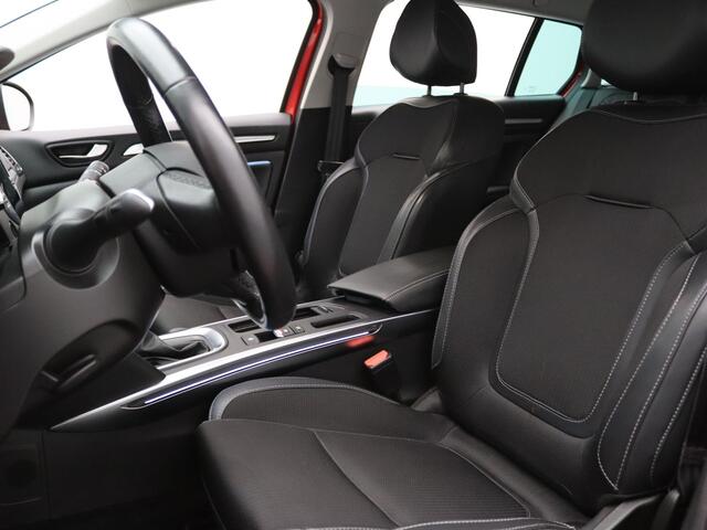 Renault MEGANE Estate TCe 140pk Techno EDC/AUTOMAAT Camera | Climate | Navi | Parksens. v+a | Stoelverwarming