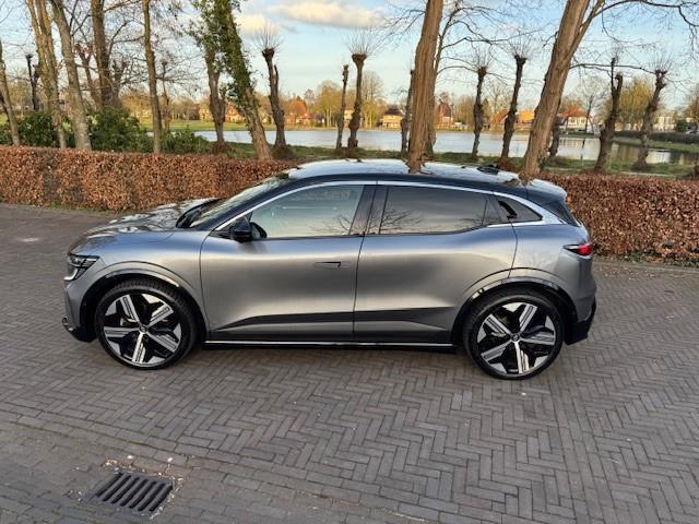 Renault MEGANE E-tech EV60 Optimum Charge Iconic 220PK/ SOH 92.2%/Trekhaak/Leer/Led/360Camera/Garantie