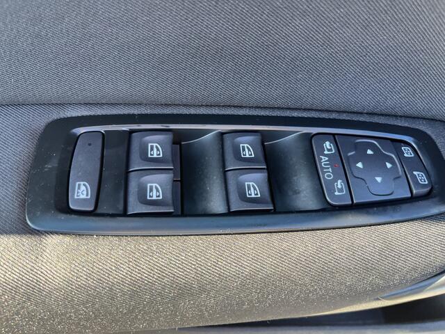 Renault MEGANE Estate 1.3 TCe Business Zen 140pk Automaat 7 versnellingen parkeerhulp v/a 1e eigenaar Delaer onderhouden