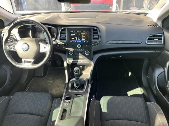 Renault MEGANE Estate 1.3 TCe Limited Airco Trekhaak Parkeerhulp voor en achter Getint glas vanaf B-styl Lichtmetalen velgen