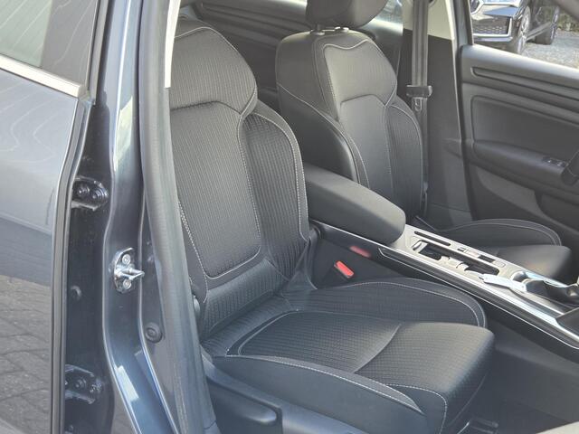 Renault MEGANE Estate 1.3 TCe Limited Trekhaak, Navigatie,