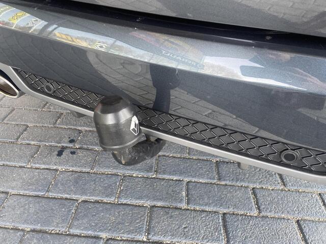 Renault MEGANE Estate 1.3 TCe R.S. Line / Trekhaak / Navigatie / Achteruitrijcamera/ Climate Control / Head-up display / BOSE Premium Sound System