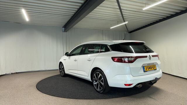 Renault MEGANE Estate 1.3 TCe 140 Bose Trekhaak | Pano | LED