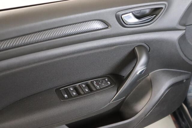 Renault MEGANE Estate 1.3 TCe Limited Trekhaak, Navigatie, Cruise Control