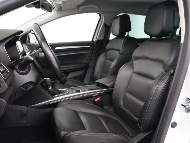 Renault MEGANE 1.3 TCe Business Edition One | Leder | Stoelverwarming | Adaptive cruise | Camera | Carplay | Keyless | Full LED | Navigatie | Park Assist | Dodehoek detectie | Climate control