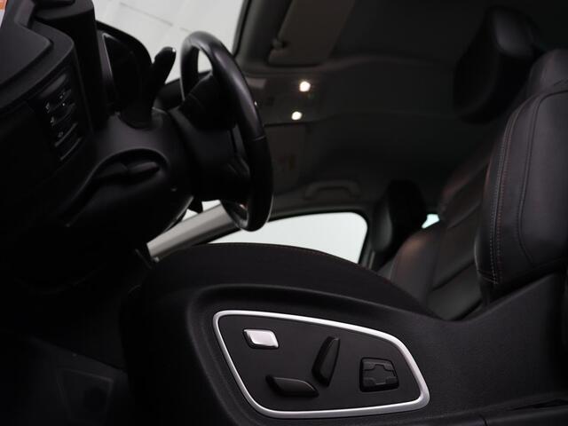 Renault MEGANE 1.3 TCe Business Edition One | Leder | Stoelverwarming | Adaptive cruise | Camera | Carplay | Keyless | Full LED | Navigatie | Park Assist | Dodehoek detectie | Climate control