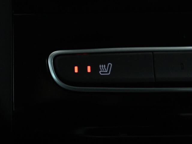 Renault MEGANE 1.3 TCe Business Edition One | Leder | Stoelverwarming | Adaptive cruise | Camera | Carplay | Keyless | Full LED | Navigatie | Park Assist | Dodehoek detectie | Climate control