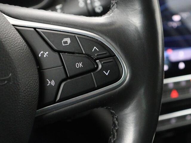 Renault MEGANE 1.3 TCe Business Edition One | Leder | Stoelverwarming | Adaptive cruise | Camera | Carplay | Keyless | Full LED | Navigatie | Park Assist | Dodehoek detectie | Climate control