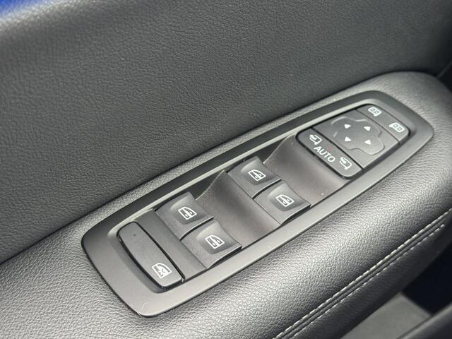 Renault MEGANE 1.3 TCe Business Zen // NAVI // CAMERA // HEAD UP DISPLAY // CLIMA // CRUISE // DAB RADIO //