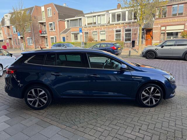 Renault MEGANE Estate 1.3 TCe Bose CAMERA TREKHAAK NAVIGATIE PARKEERHULP ECC LICHTM.VELGEN PARKEERSENSOREN