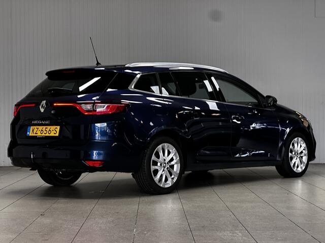 Renault MEGANE Estate 1.2 TCe Limited/ Trekhaak/ 17'' LMV/ Keyless/ PDC V+A/ DAB+/ Clima/ Cruise/ Elek. pakket/ Isofix/ Bluetooth/ Armsteun/ Multi. LEDER. Stuur/ Mistl./ Extra getint glas/ Dakrails.