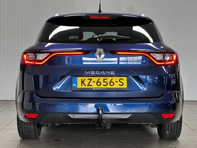 Renault MEGANE Estate 1.2 TCe Limited/ Trekhaak/ 17'' LMV/ Keyless/ PDC V+A/ DAB+/ Clima/ Cruise/ Elek. pakket/ Isofix/ Bluetooth/ Armsteun/ Multi. LEDER. Stuur/ Mistl./ Extra getint glas/ Dakrails.