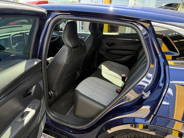 Renault MEGANE E-Tech comfort range techno 60 kWh | NAP | Pack driving & Comfort | Navigatie | stoelverwarming | 360 graden camera |