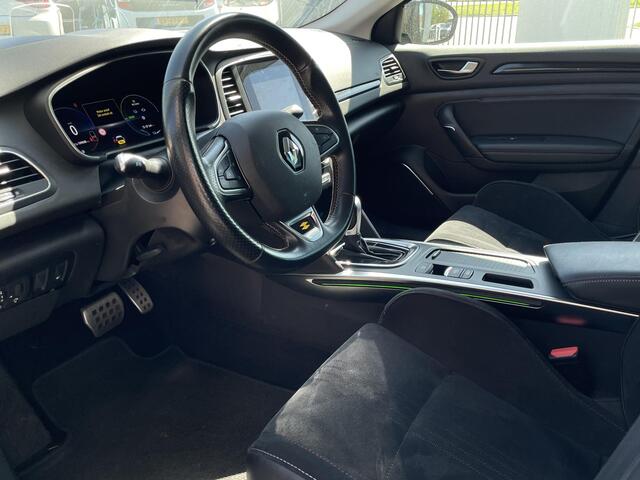 Renault MEGANE Estate 1.6 E-Tech Plug-In Hybrid 160 R.S. Line / STOELVERWARMING / PARKEERSENSOREN / ACHTERUITRIJCAMERA / HEAD-UP DISPLAY