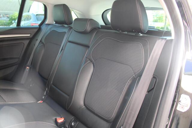 Renault MEGANE Estate 1.3 TCe Bose | Trekhaak | Dodehoekdetectie | Bose