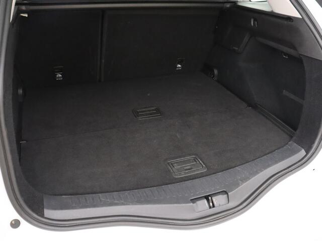 Renault MEGANE 1.3 TCe Business Zen | Automaat | Camera | Keyless | Navigatie | Full LED | Climate control | Half leder | Parkeerhulp | Cruise control | Bluetooth