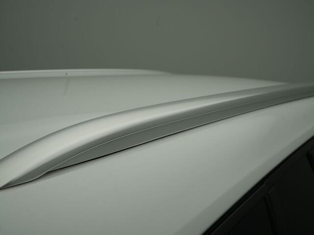 Renault MEGANE Estate TCe 140 Intens - RIJKLAARPRIJS - All Seasonbanden - Achteruitrijcamera - Head-Up Display - Trekhaak - Dealeronderhouden