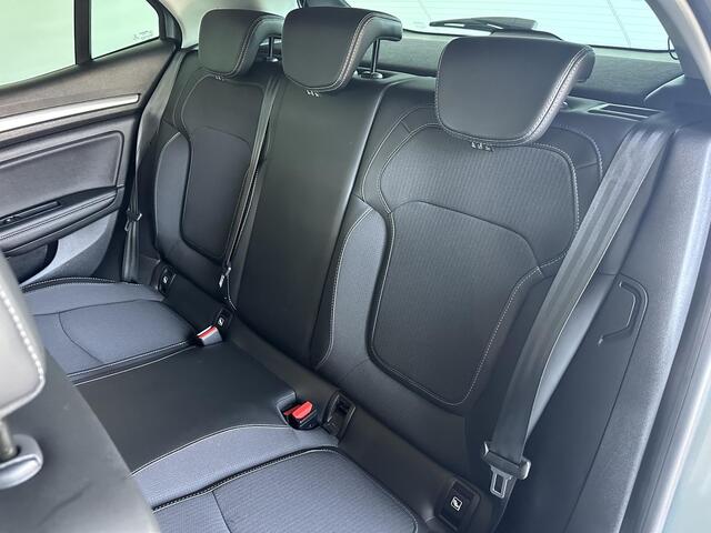 Renault MEGANE 1.3 TCe 140 Intens EDC AUTOMAAT | TREKHAAK | PARKEERSENSOREN VOOR-/ACHTER | STOEL-/STUURVERWARMING | NAVIGATIE