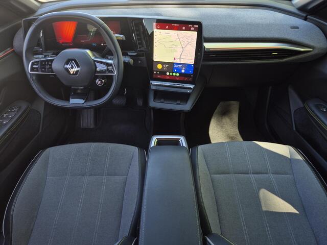 Renault MEGANE E-Tech comfort range techno 60 kWh / SOH 91.31% / Trekhaak afneembaar / CCS snellader / Draadloze telefoon lader / Apple Carplay Android Auto / Adaptief cruise control / Keyless Entry/Start / Achteruitrijcamera / Climate control /