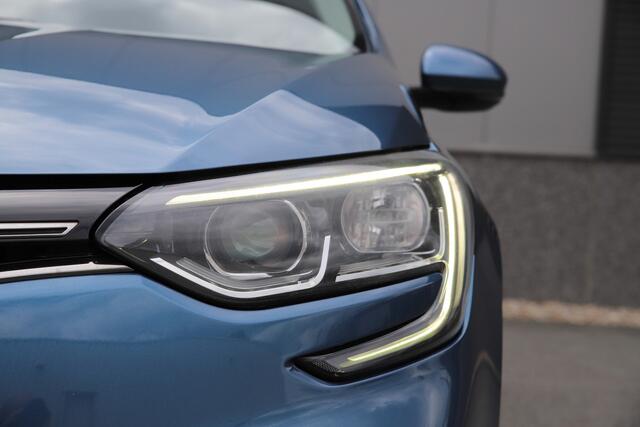 Renault MEGANE Estate 1.2 TCe 130pk/H6/Bose/Half-Leder/Cruise/LED/Carplay/17"