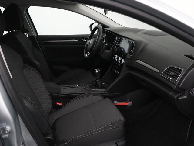 Renault MEGANE Estate 1.3 TCe 140 Equilibre | Navigatie | Apple & Android Carplay | Parkeersensoren Voor & Achter | Climate Control | Cruise Control & Snelheidsbegrenzer | Lichtmetalen Velgen | Keyless Entry |