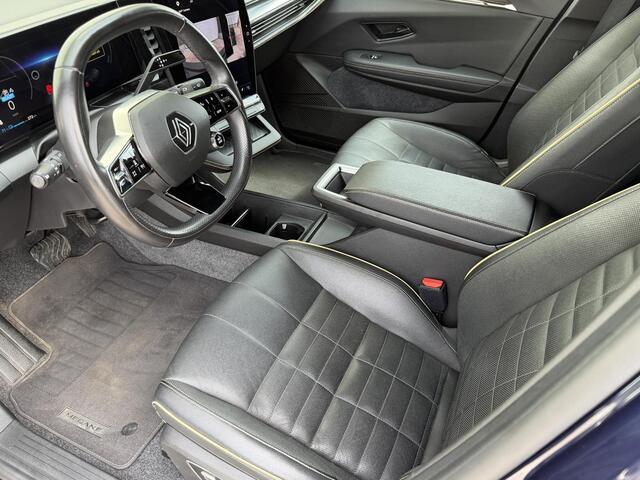 Renault MEGANE E-Tech EV60 Optimum Charge 220 Iconic Leder / SOH 94% / Warmtepomp / Camera Binnenspiegel / 360 Camera / Navigatie / Carplay / Clima / Two Tone / 20" lm