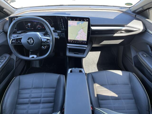 Renault MEGANE E-Tech EV60 220 Optimum Charge Iconic 2e Pinksterdag open 09.30 - 17.00 uur