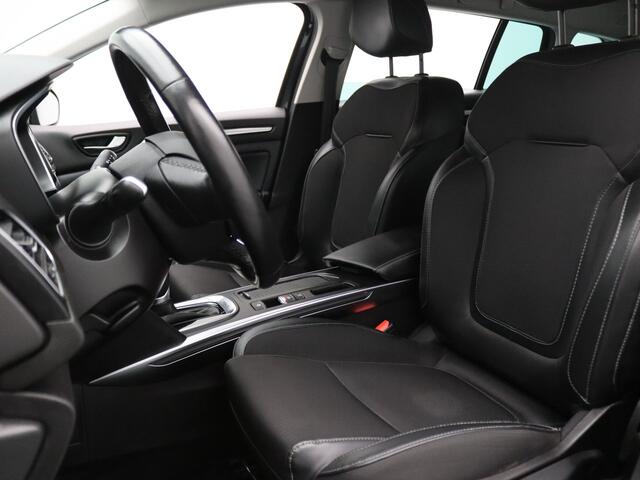 Renault MEGANE Estate E-Tech Plug-In Hybrid Intens 160pk Head-Up | Camera | Parkeersens. v+a | Stoel-/stuurverw.