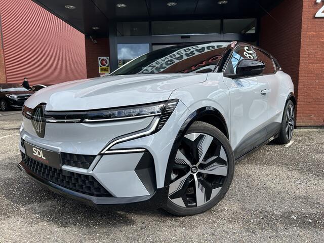 Renault MEGANE E-Tech EV40 Boost Charge Techno // NAVI + CARPLAY // FULL LED // CAMERA // CLIMA // STOEL + STUURWIELVERWARMING // SFEERVERLICHTING